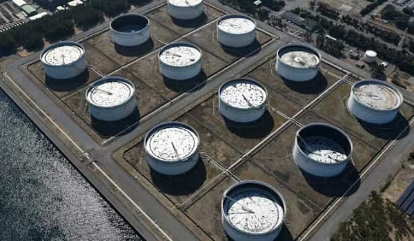 原油・鉄鋼に資金シフト、日本株4日続伸も半導体は調整圧力